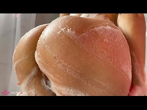 ❤️ Brünette masturbiert Muschi mit Vibrator zu intensivem Orgasmus in der Dusche Just porn bei uns