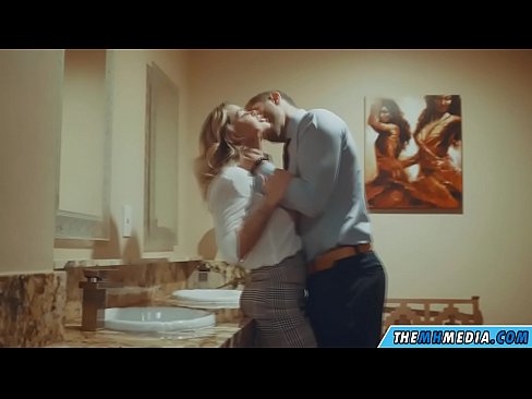 ❤️ Wenn eine vollbusige Blondine dich in einer öffentlichen Toilette verführt Just porn bei uns